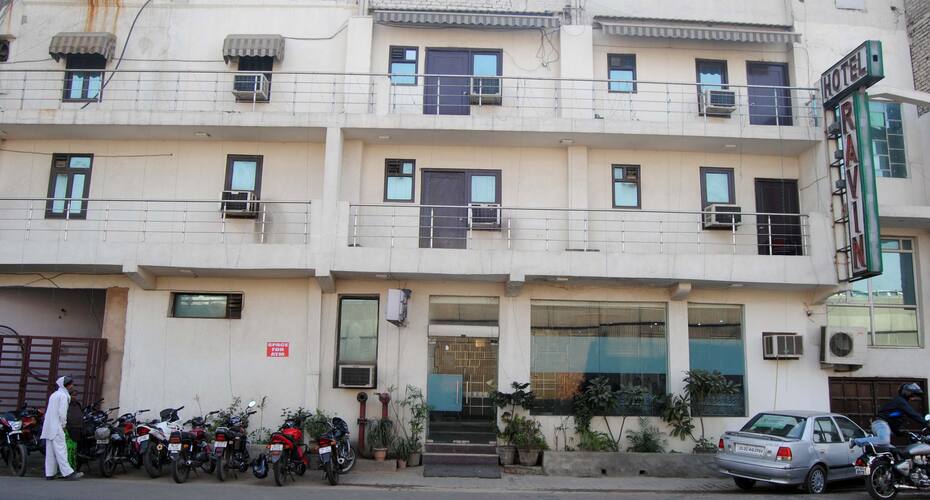 Hotel Ravin, New Delhi 1